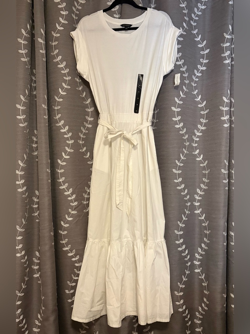 Banana Republic Women's White Maxi Dress (NWT)